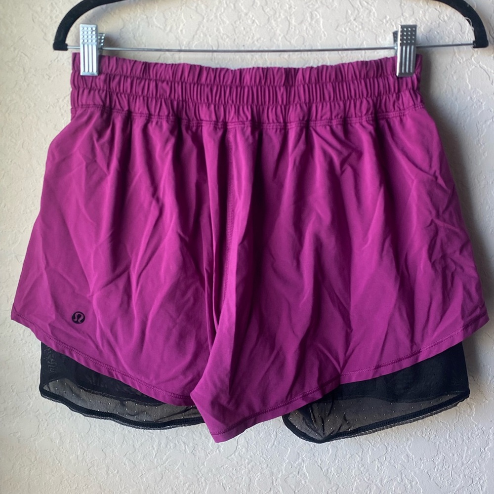 Lululemon Hot to Street Short Regal Plum/Black ~ Size 8 - Picture 5 of 8